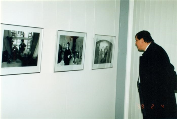 Mesec fotografije: Tihomir Pinter - Retrospektiva portretne fotografije. Tomo Jeseničnik - Drugačni!? Aleš Gregorič - Minljivost