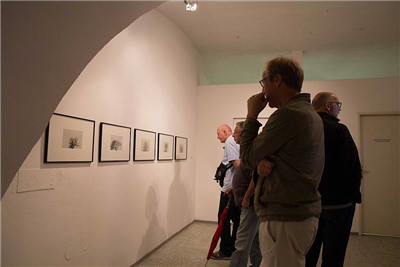Miran Mišo Hochstätter: POKRAJINE / LANDSCAPES – fotografije, sanje in spomini