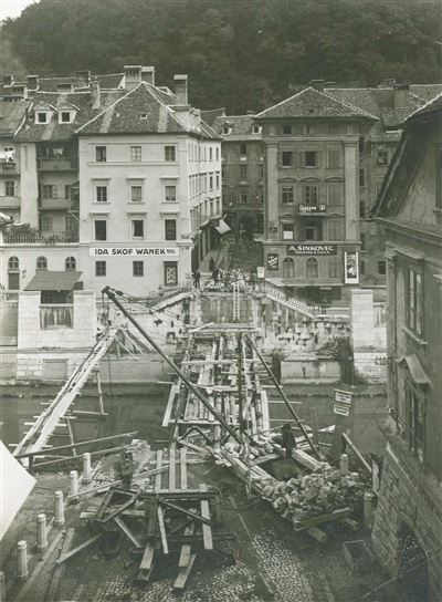 Plečnik in reka: ureditev nabrežij in mostov v Ljubljani