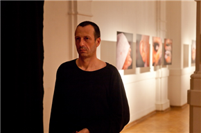 Goran Bertok: Rdeče in črno