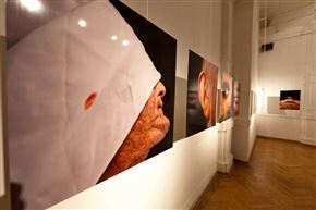 Goran Bertok: Rdeče in črno