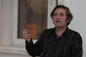 Gordon Monahan: Theremin Pendulum