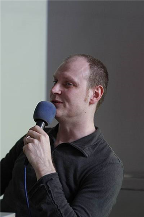 Jonathan Barnbrook: COLLATERAL DAMAGE / POSTRANSKA ŠKODA, razstava