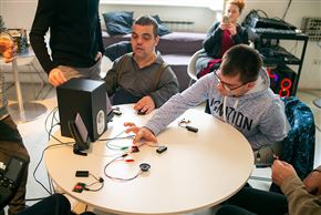 KIBLIX 2019 Delavnica BridA/Tom Kerševan, Sendi Mango, Jurij Pavlica: Micro:bit