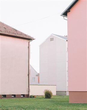 Luka Hernet / Bežim, vendar ostajam