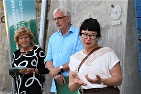 NEZASLIŠANI SVET, KI GA IMAM V GLAVI (METAMODERNIZEM IN METAROMANTIKA V SLOVENSKEM SLIKARSTVU)