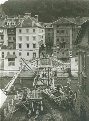 Plečnik in reka: ureditev nabrežij in mostov v Ljubljani