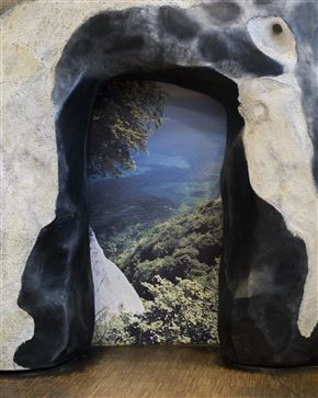 Razstava Parallel / Redko nedolžno, nikoli preprosto
