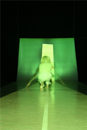 Room & Road - plesni performans