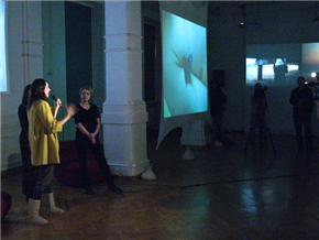 Sanna Maarit: Na mirujoči točki vrtečega se sveta / At the still point of turning world