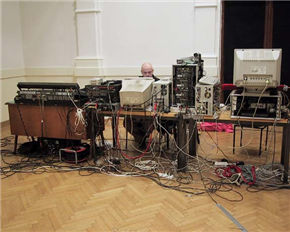 Thomas Kvam in Frode Oldereid: MACHINES (STROJI)