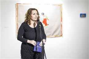 To phôs, svetloba, lumen … in tema kot črno sonce v sliki in sodobni poeziji