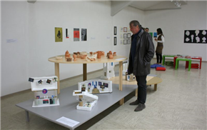 Uroš Weinberger. Slike in risbe (velika galerija)/ 20 let likovnih delavnic v Galeriji Murska Sobota (mala galerija)