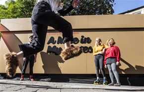 V mojih čevljih | Empathy Museum